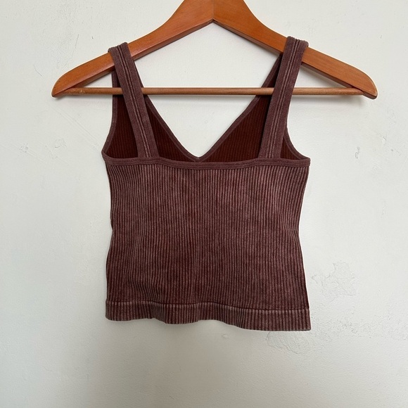 Seamless ribbed tank - Picture 2 of 3